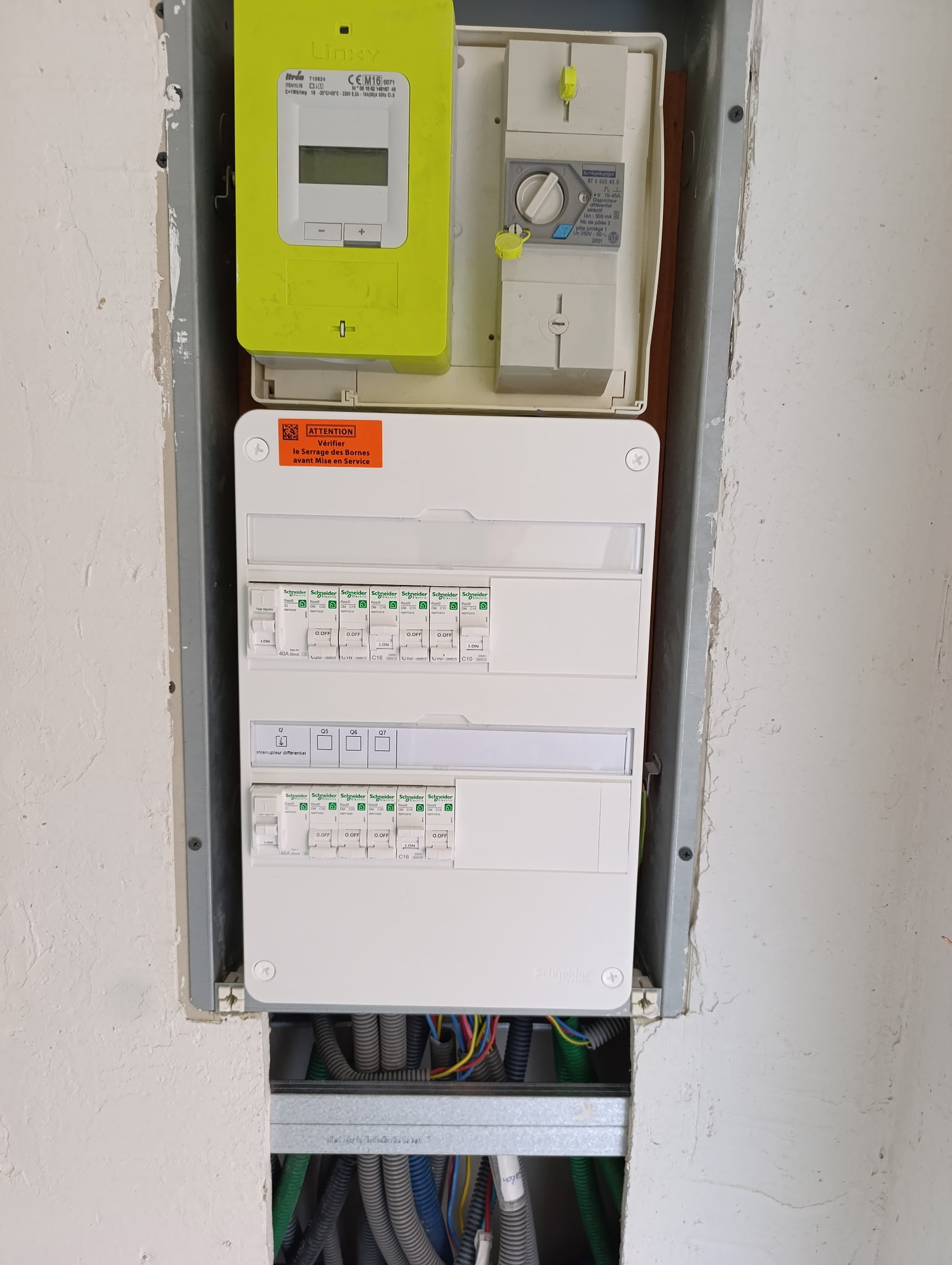 Tableau électrique neuf installé et câblé par DO'Elec, électricien près de Dole